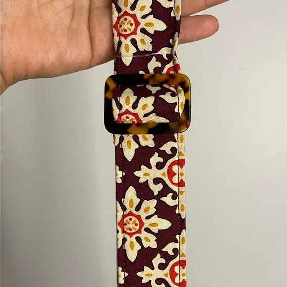 Vera Bradley Patterned Crossbody Bag - Picture 6 of 6